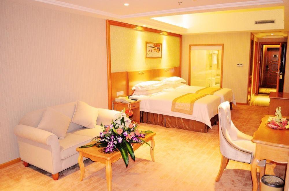 Vienna Hotel Shiyan Guangming Road شينزين المظهر الخارجي الصورة