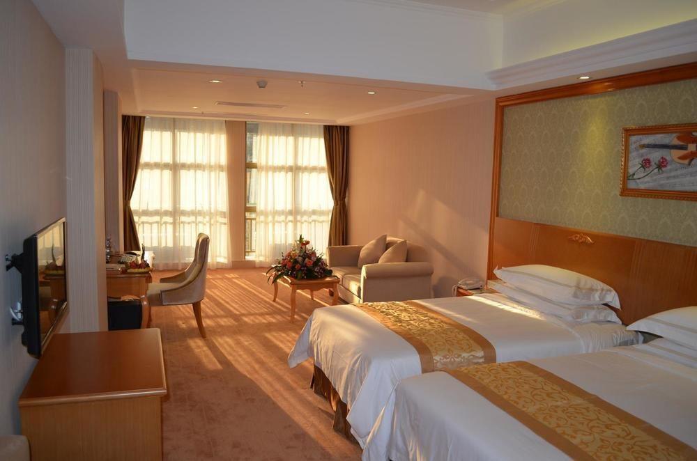 Vienna Hotel Shiyan Guangming Road شينزين المظهر الخارجي الصورة